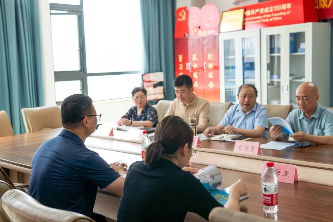 6月26日，陕西中医药大学公共卫生学院领导一行人莅临我院考察指导