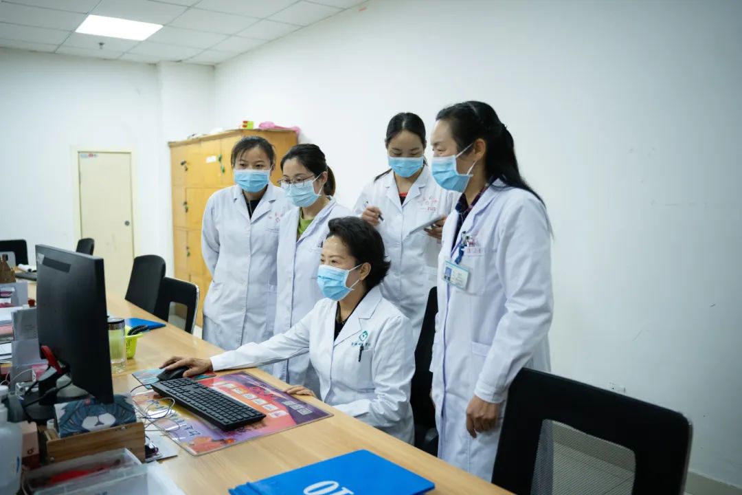 【医院动态】我院业务院长董俊英受邀赴勉县县医院开展健康义诊活动，助力基